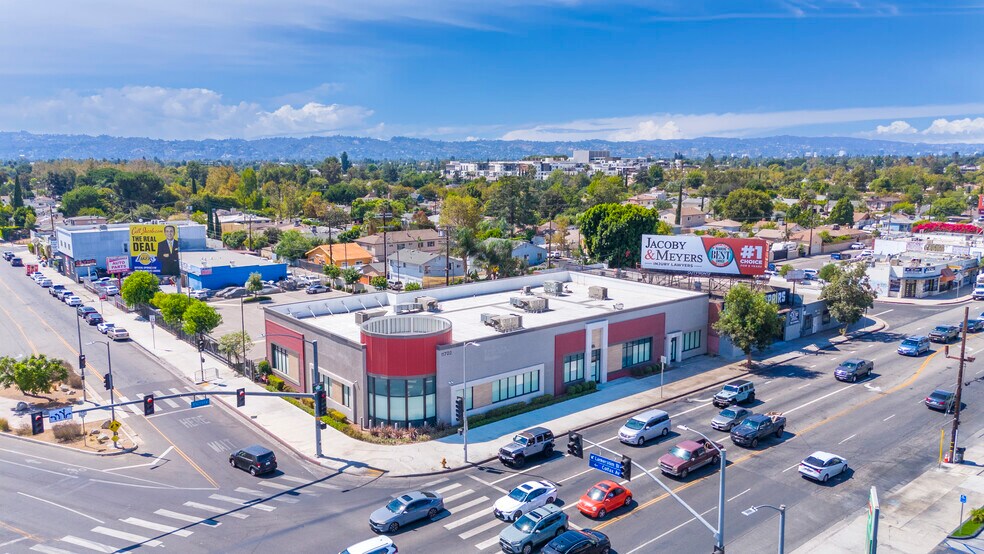 11702 Victory Blvd, North Hollywood, CA à louer - Photo de l’immeuble – Image 3 sur 9
