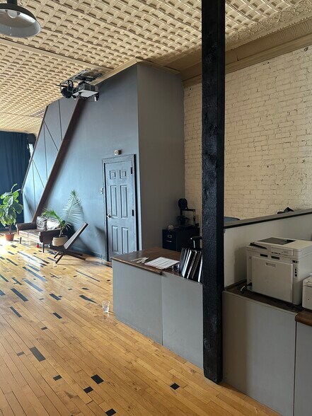 3645-3647 Troost Ave, Kansas City, MO à louer - Hall d’entrée – Image 3 sur 10