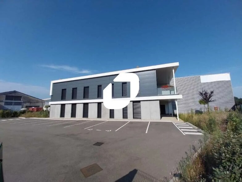 165 Avenue Henri Schneider, Meyzieu à louer - Photo de l’immeuble – Image 2 sur 27