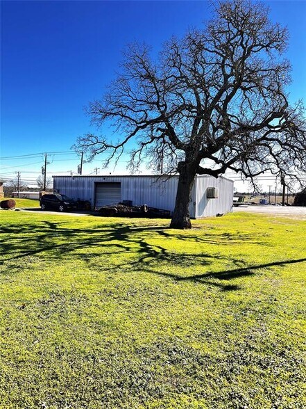 1608 W Cameron Ave, Rockdale, TX à vendre - Photo de l’immeuble – Image 3 sur 4
