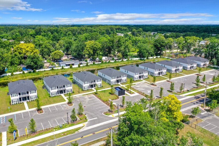 9556 Hood Rd, Jacksonville, FL à vendre - Photo de l’immeuble – Image 3 sur 88