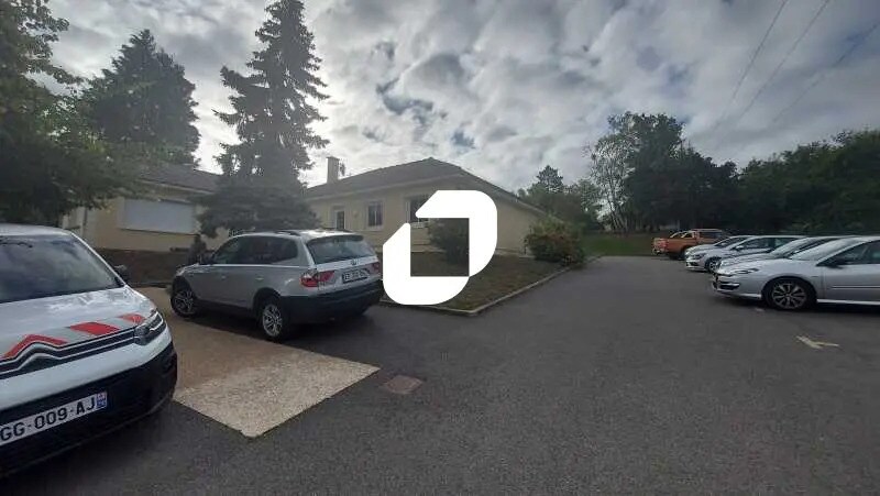 Bureau dans Bouafle à vendre - Photo de l’immeuble – Image 3 sur 12