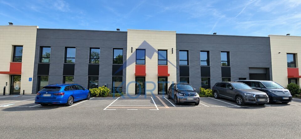 367 Rue De L'Industrie, Saint-André-de-Corcy à louer Photo de l’immeuble– Image 1 sur 10