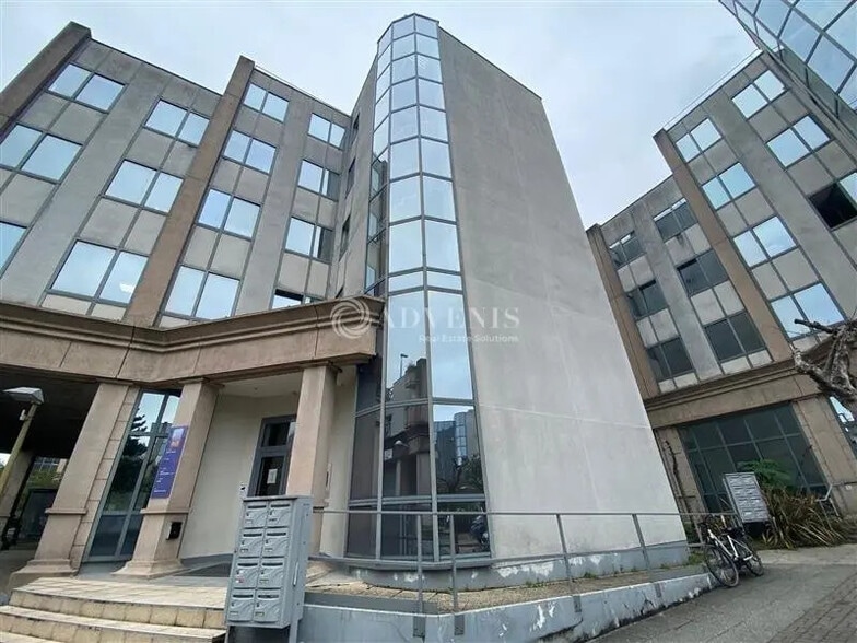 Bureau dans Neuilly-Plaisance à louer - Photo de l’immeuble – Image 1 sur 7