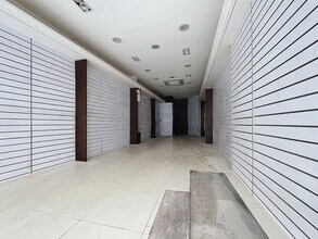 Local commercial dans Paris à louer Photo intérieure– Image 1 sur 10