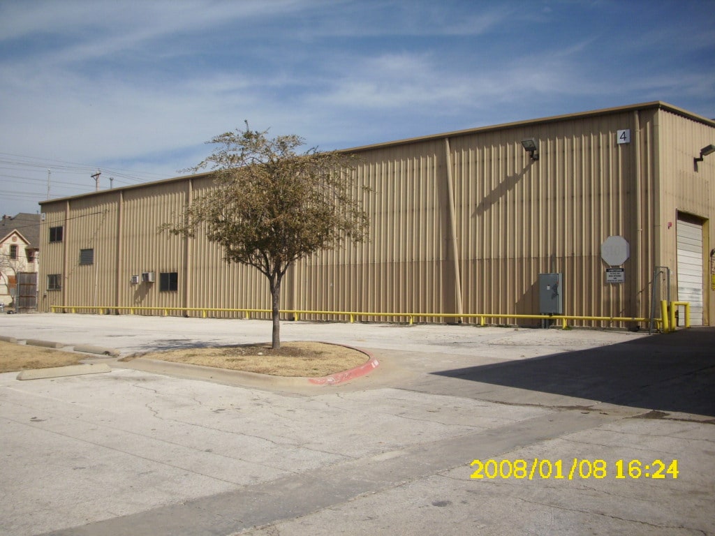 418 E Jones St, Lewisville, TX à louer Photo de l’immeuble– Image 1 sur 3