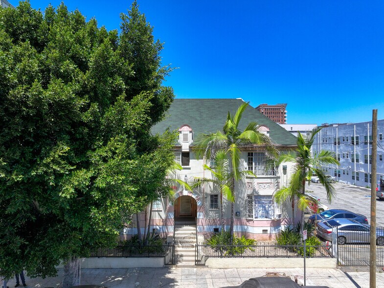 815 Green Ave, Los Angeles, CA à vendre - Photo de l’immeuble – Image 3 sur 15