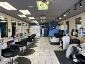 37235-37245 Groesbeck Hwy, Clinton Township, MI à louer Photo intérieure– Image 1 sur 20