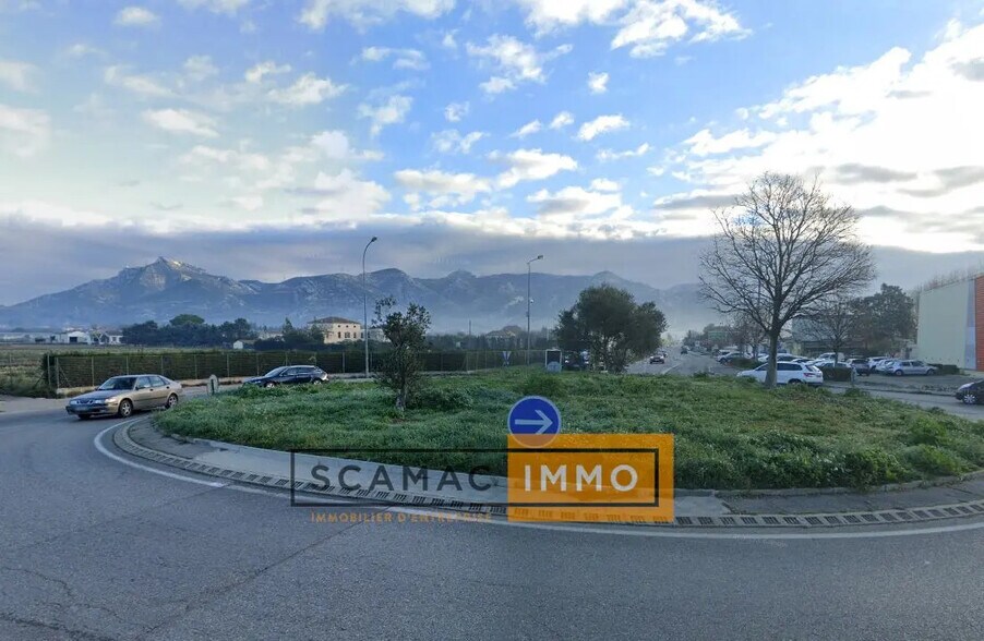 Industriel/Logistique dans Aubagne à louer - Photo de l’immeuble – Image 3 sur 4