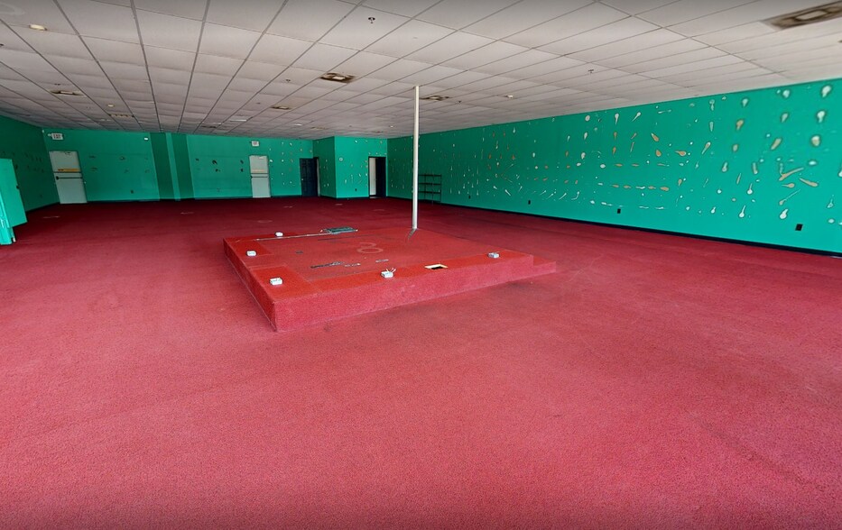 9441-9451 FM 1960 W, Humble, TX à louer - Numérisation 3D Matterport – Image 2 sur 6