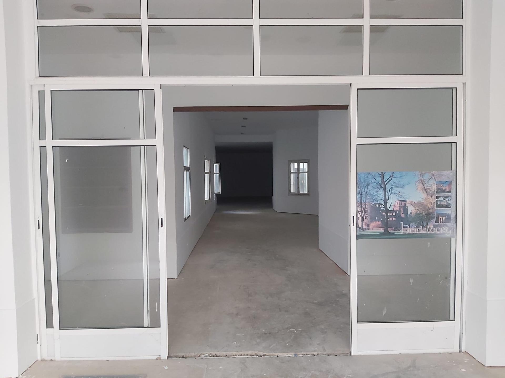 Local commercial dans Cáceres, Cáceres à vendre Hall d’entrée– Image 1 sur 6