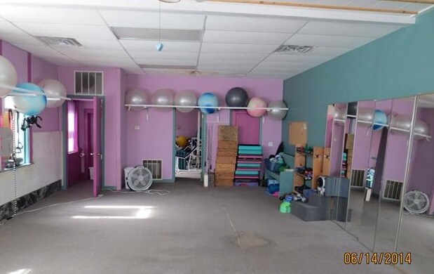 121-123 E Center St, Le Roy, IL à vendre - Photo intérieure – Image 2 sur 5