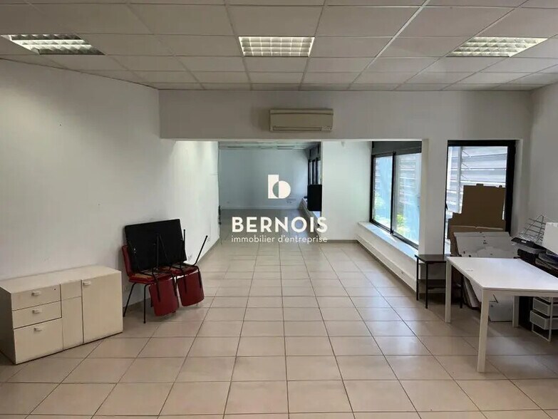 Bureau dans Toulon à louer - Photo de l’immeuble – Image 1 sur 14