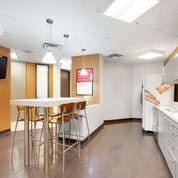 5700 Yonge St, Toronto, ON à louer - Photo intérieure – Image 2 sur 13