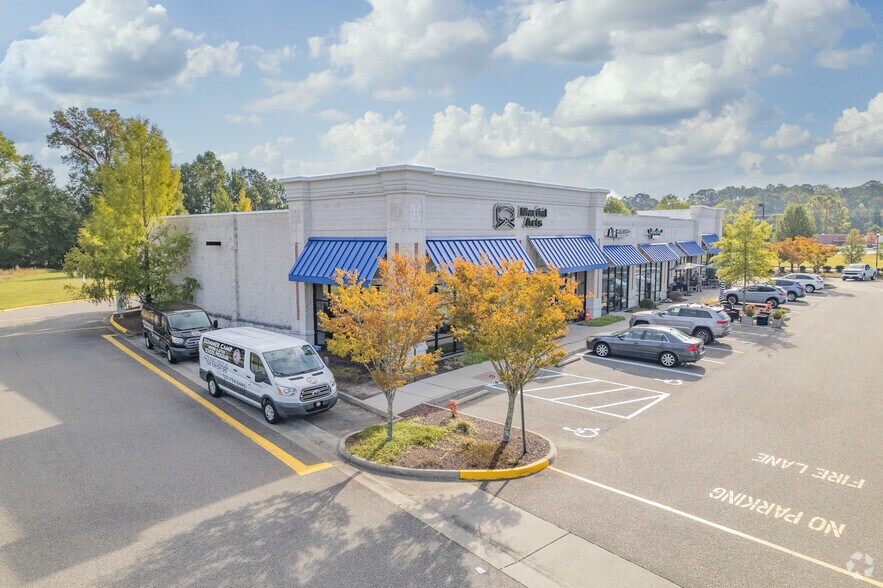 2125 Starmount Pky, Chesapeake, VA à louer - Photo de l’immeuble – Image 2 sur 5