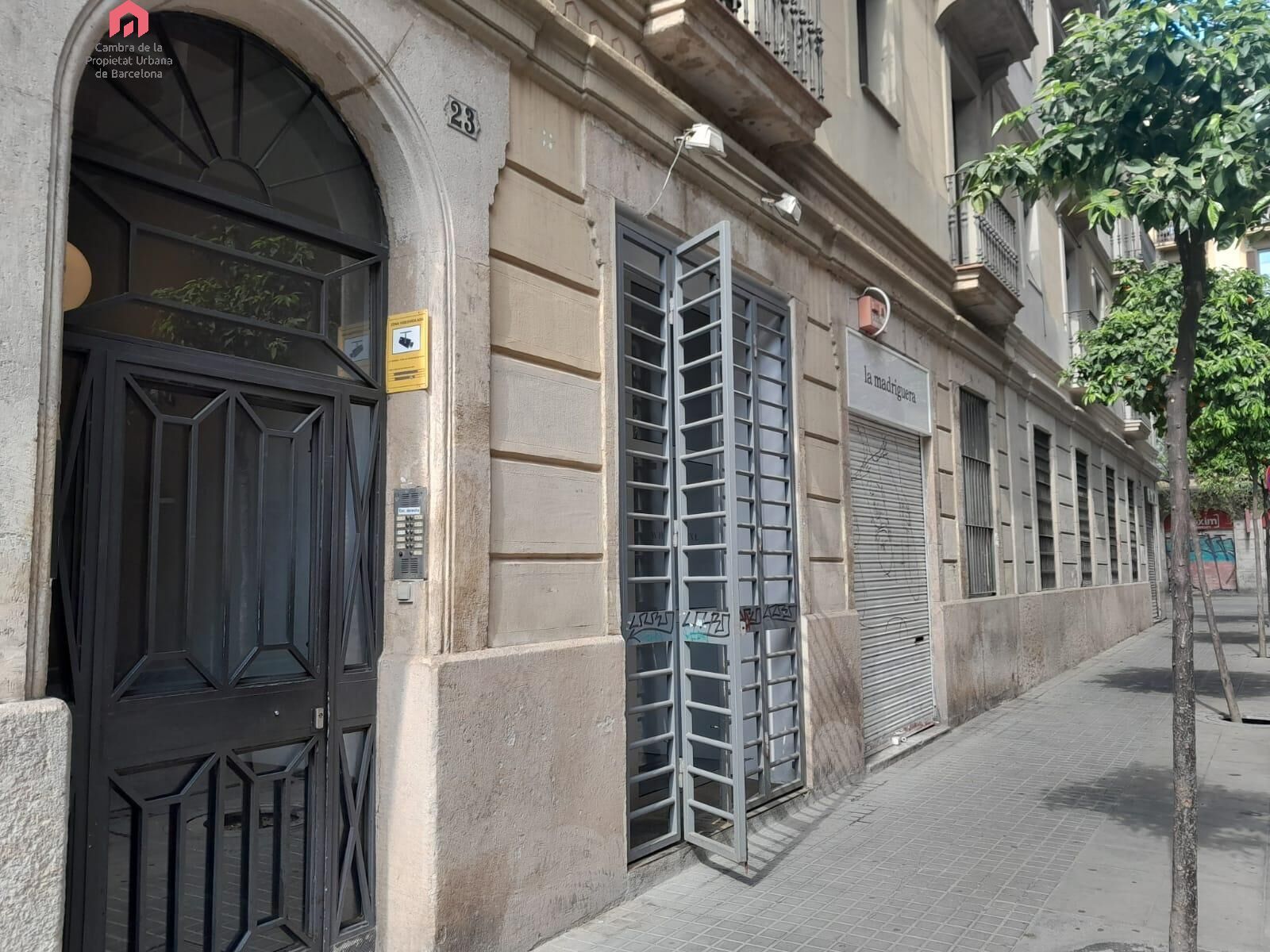 Local commercial dans Barcelone, Barcelona à louer Photo de l’immeuble– Image 1 sur 13