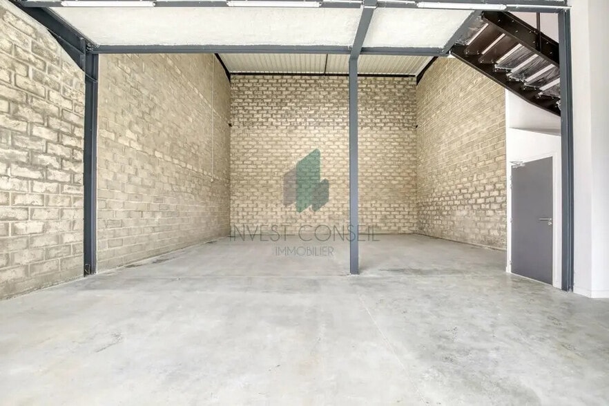 Local d'activités dans Persan à vendre - Photo intérieure – Image 3 sur 10