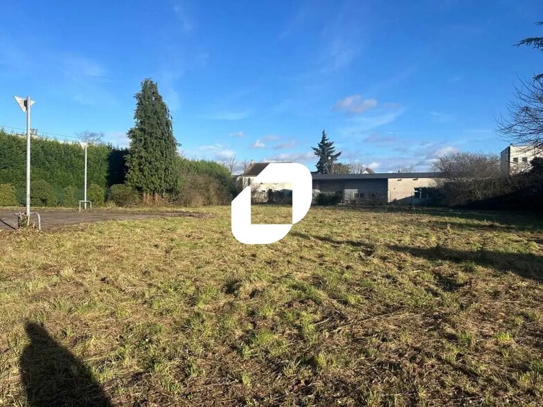 Local d'activités dans Conflans-Sainte-Honorine à vendre - Photo de l’immeuble – Image 2 sur 19