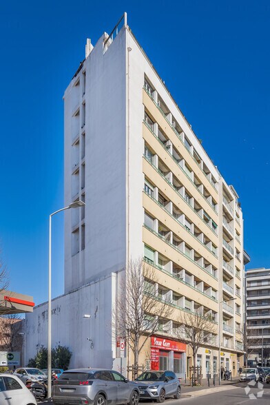 43 B Boulevard Rabatau, Marseille à louer - Photo de l’immeuble – Image 3 sur 4