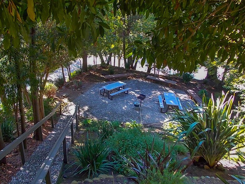 216 Marin St, San Rafael, CA à vendre - Photo de l’immeuble – Image 3 sur 8