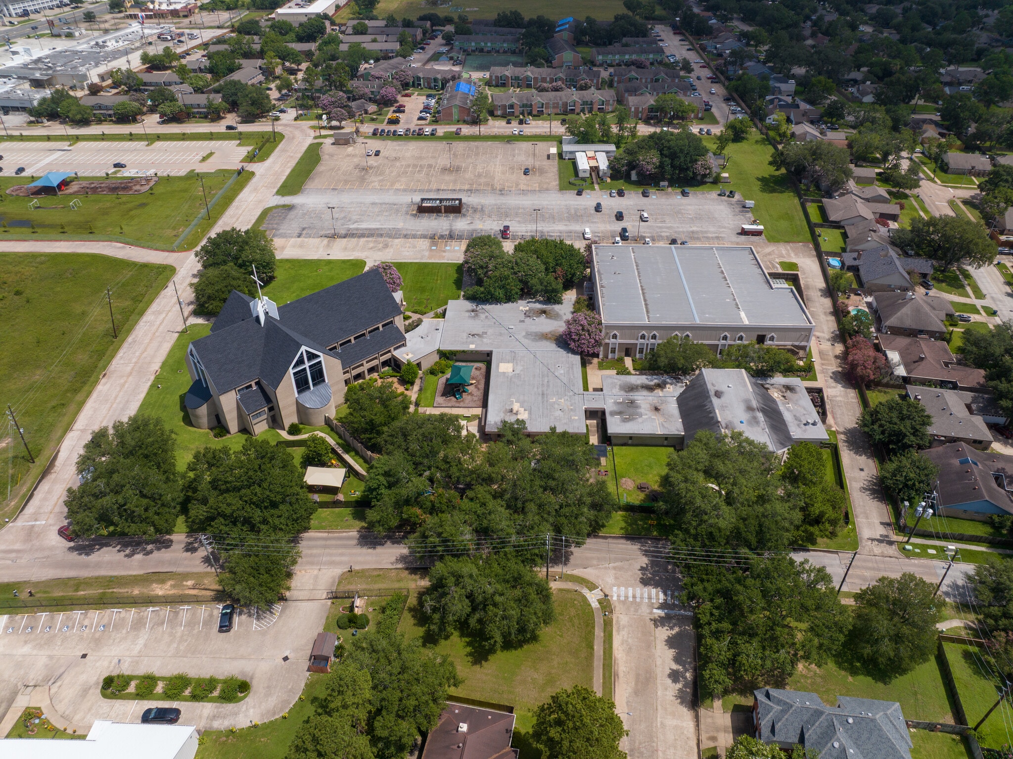 16000 Rippling Water Dr, Houston, TX à vendre Photo principale– Image 1 sur 18