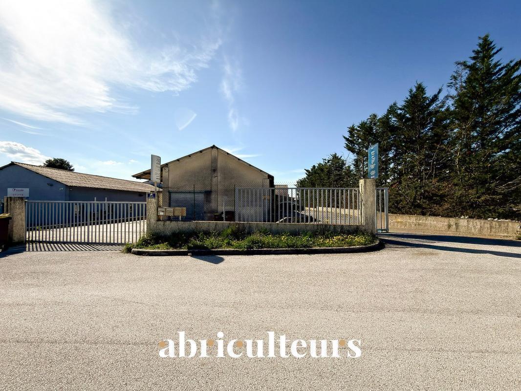 Industriel/Logistique dans Le Muy à vendre Photo de l’immeuble– Image 1 sur 19