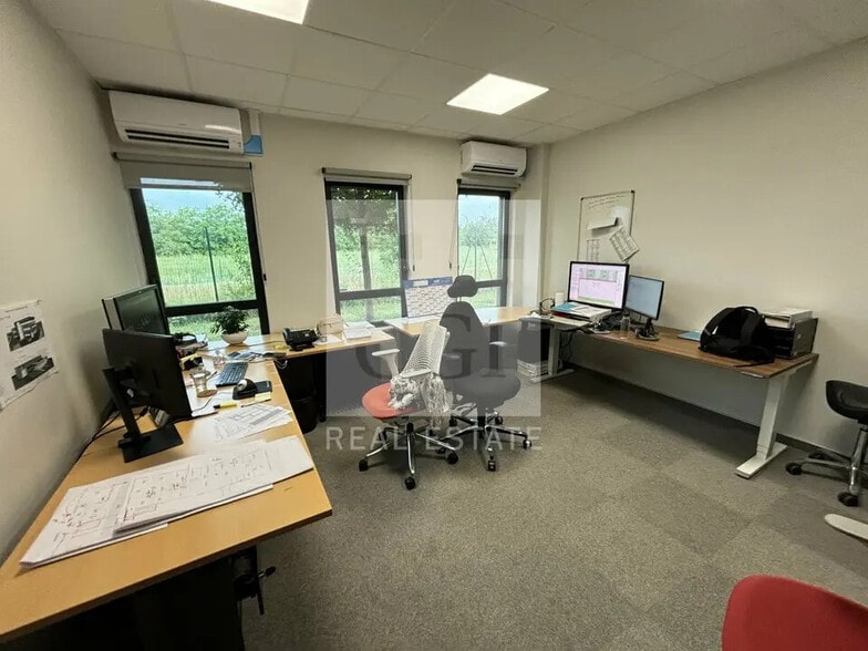 Bureau dans Saint-Priest à vendre - Photo de l’immeuble – Image 2 sur 9