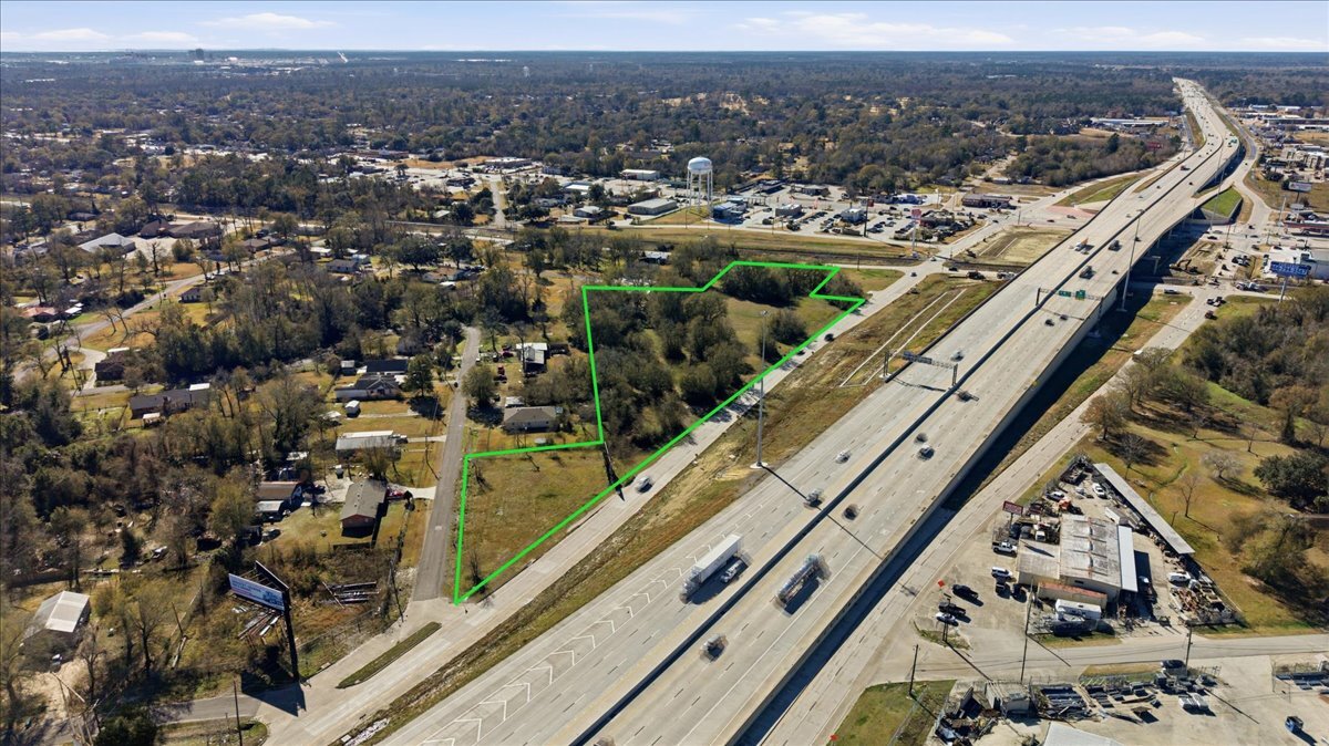 5.432 AC IH 10, Orange, TX à vendre Photo principale– Image 1 sur 10