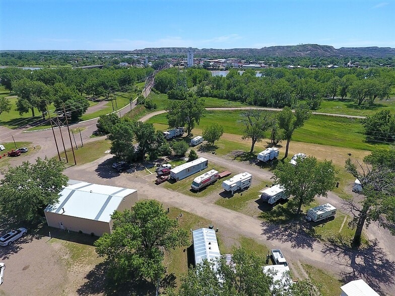 1003 W Bell St, Glendive, MT à vendre - Aérien – Image 3 sur 7