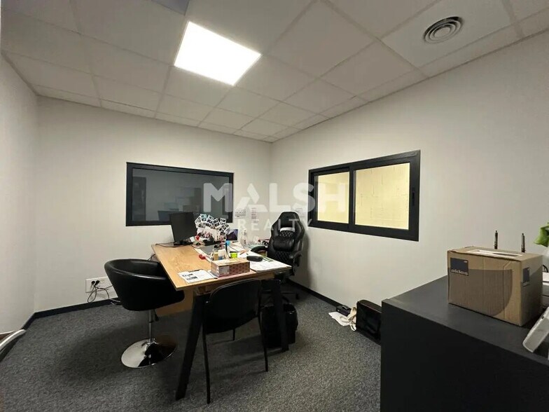 Local d’activités dans Décines-Charpieu à louer - Photo intérieure – Image 3 sur 12