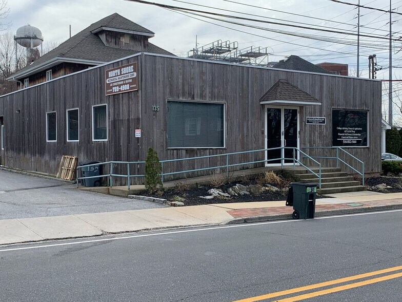135 Glenwood Rd, Glenwood Landing, NY à louer - Photo de l’immeuble – Image 2 sur 7