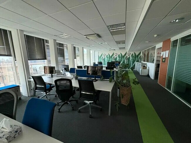 Plus de détails pour Bureau à louer