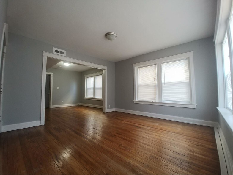 2708-2710 Benton Blvd, Kansas City, MO à vendre - Photo intérieure – Image 1 sur 11