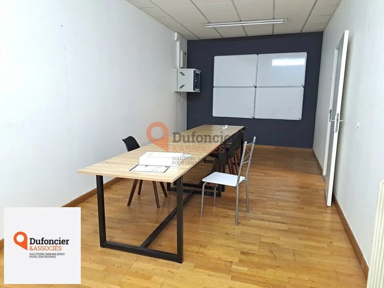 33 Rue Jean Jaures, Poitiers à louer - Photo de l’immeuble – Image 2 sur 4