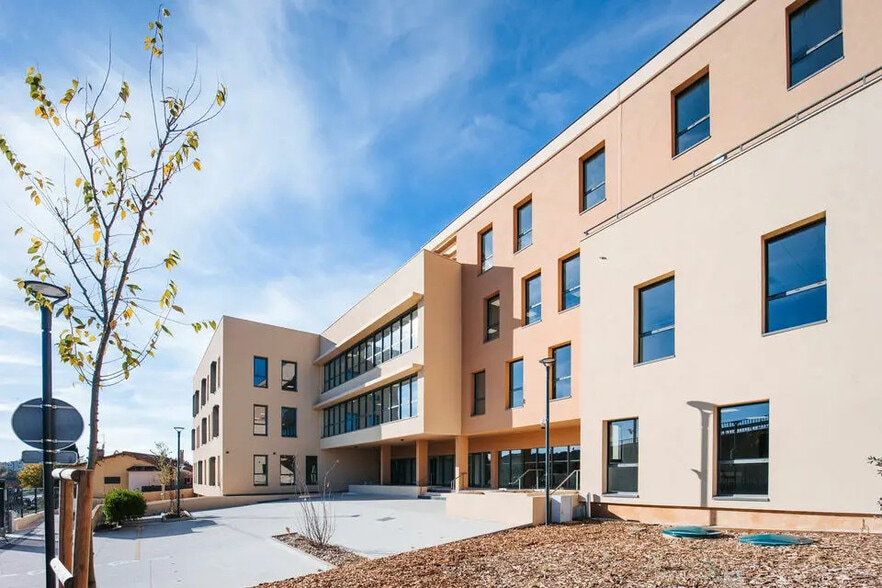 Bureau dans Aix-en-Provence à louer - Photo de l’immeuble – Image 3 sur 16