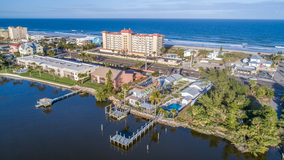 2902 S Atlantic Ave, Cocoa Beach, FL à vendre - Photo de l’immeuble – Image 3 sur 12