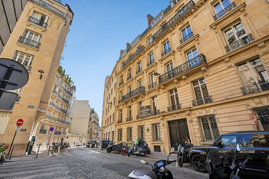 13 Rue Du Docteur Lancereaux, Paris à louer Photo de l’immeuble– Image 1 sur 8