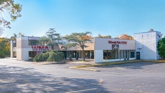 Plus de détails pour 620 Waverly Ave, Patchogue, NY - Local commercial à vendre