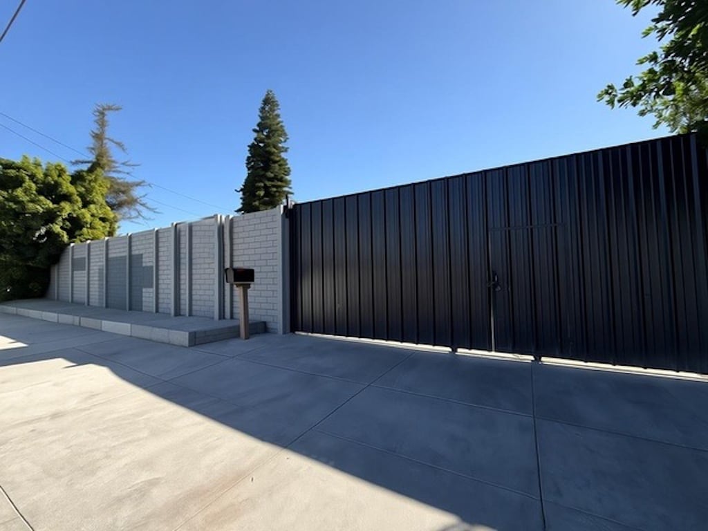 2246 Durfee Ave, El Monte, CA à louer Photo de l’immeuble– Image 1 sur 10