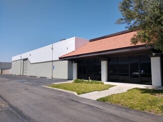 Plus de détails pour 3020 S Fairview St, Santa Ana, CA - Industriel/Logistique à louer