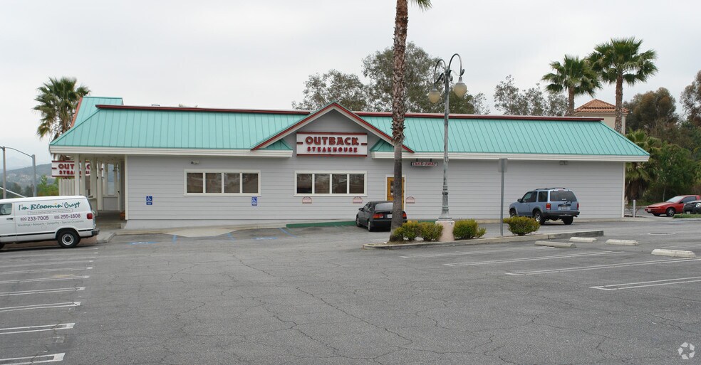 25261 The Old Rd, Stevenson Ranch, CA à vendre - Photo de l’immeuble – Image 3 sur 5