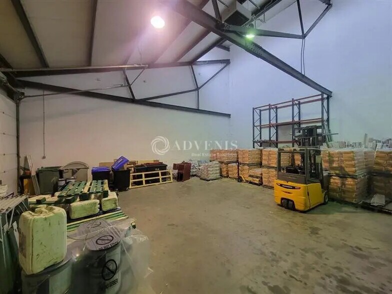 Local d’activités dans Saint-Denis à louer - Photo intérieure – Image 3 sur 9