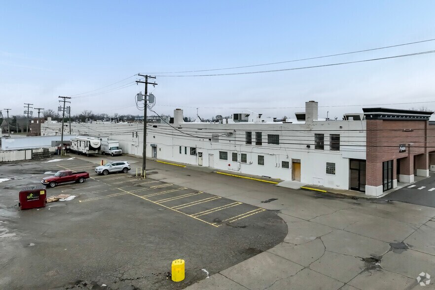33111-33251 Plymouth Rd, Livonia, MI à louer - Photo de l’immeuble – Image 2 sur 5