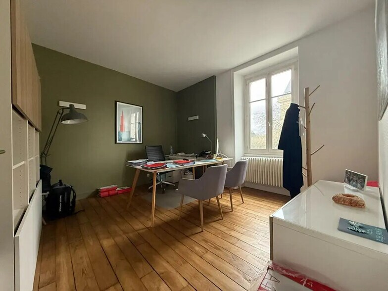 Bureau dans Rennes à vendre - Photo de l’immeuble – Image 1 sur 8