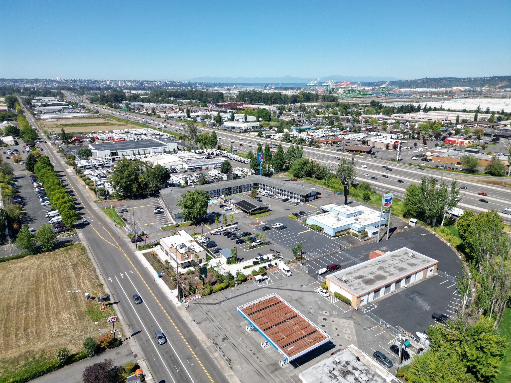 5217 20th St E, Fife, WA à vendre Photo principale– Image 1 sur 2