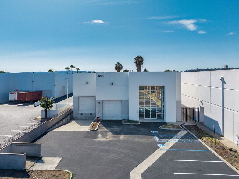 491 Yorbita Rd, City of Industry, CA à louer - Photo de l’immeuble – Image 3 sur 20