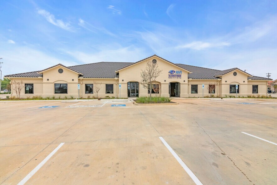 171 W Southlake Blvd, Southlake, TX à louer - Photo de l’immeuble – Image 2 sur 17
