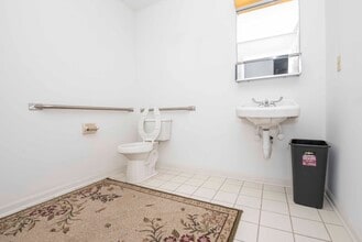 17-19 S Main St, Manville, NJ à vendre Photo intérieure– Image 2 sur 10