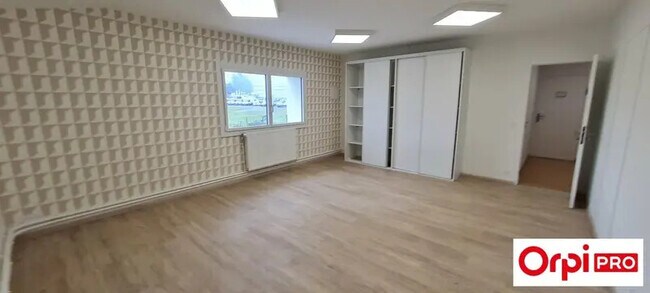 Plus de détails pour Bureau à louer