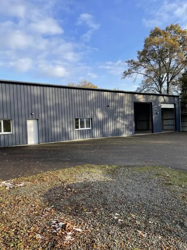 Plus de détails pour Local d'activités à louer